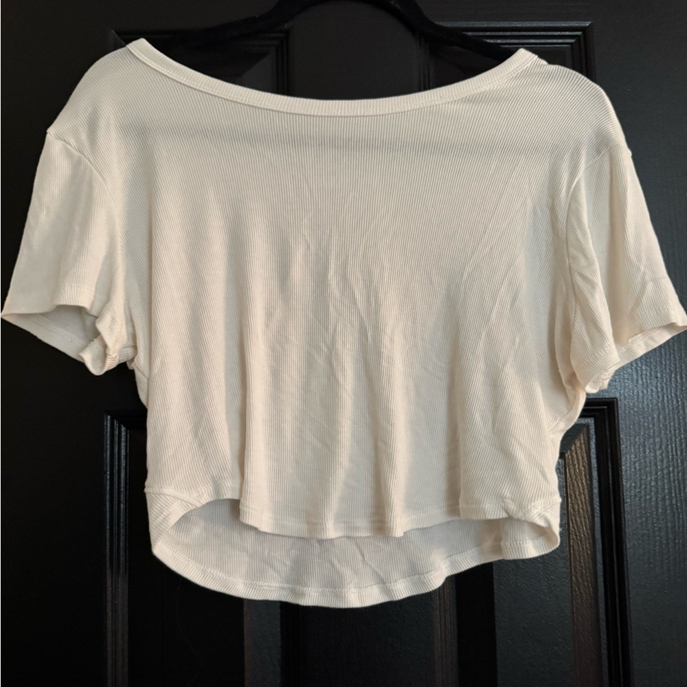 all in motion short sleeve cropped top